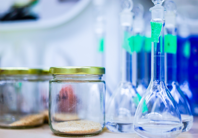 標準品制備中，如何確保原料純度?